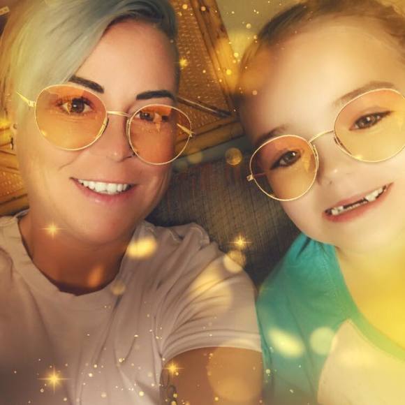 Meet your Posher, Katy - Picture 1 of 1